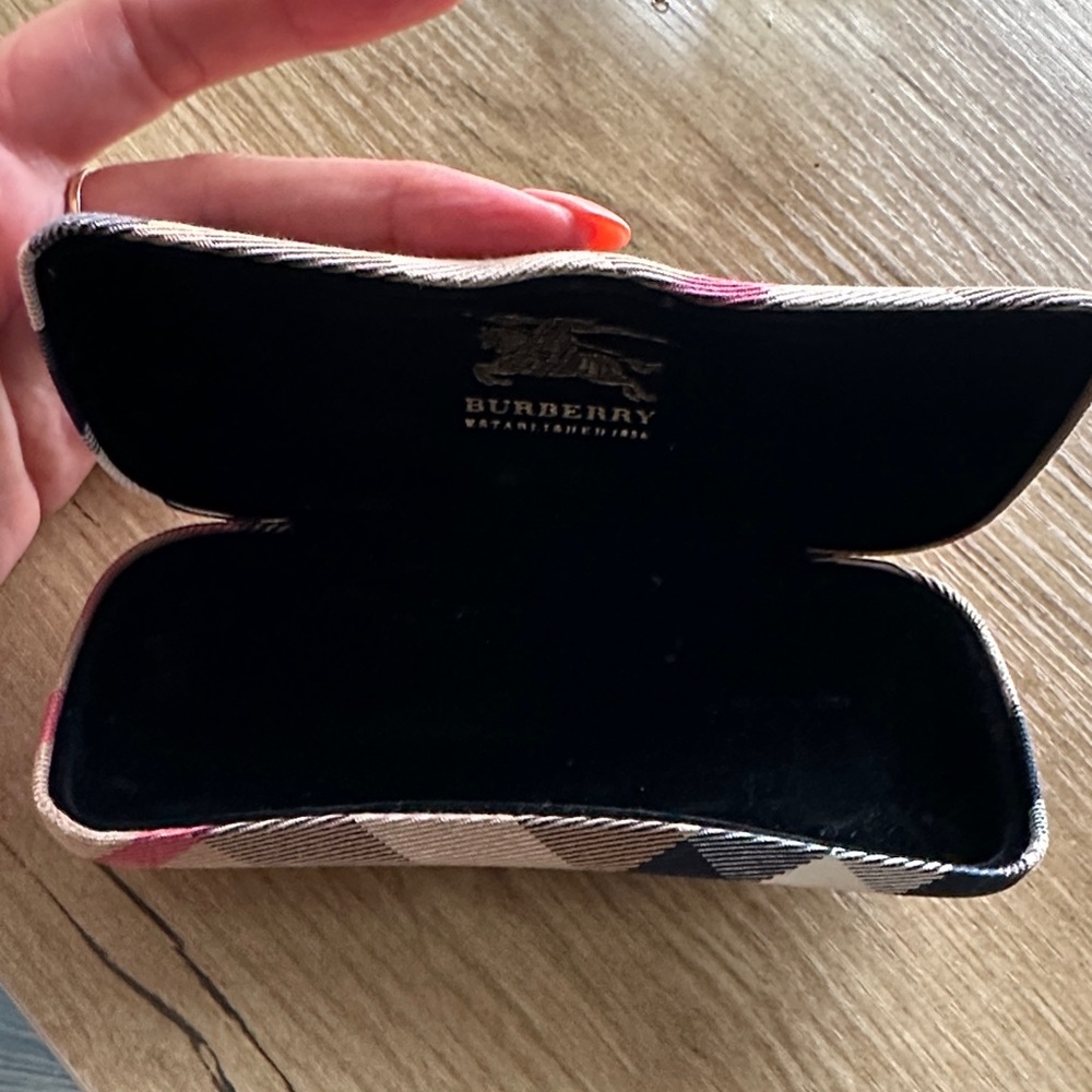 Burberry Plaid Glasses Case - Black, White, Tan - Picture 3 of 4